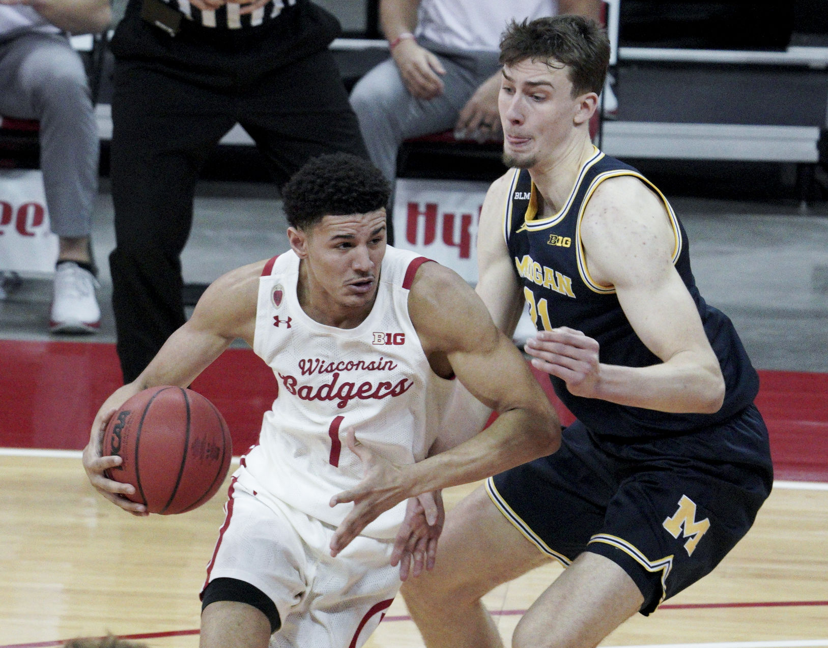 Michigan 67, UW 59